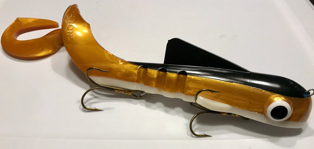 Custom Pro Super Magnum Bulldawg Gold Tail Sucker